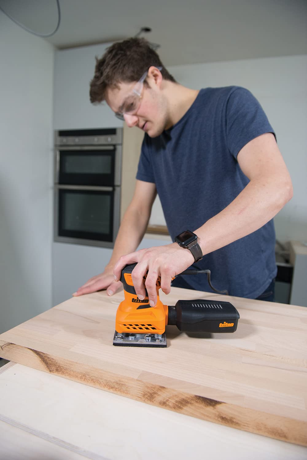 1.6 Amp Orbital Palm Sander 1/4" Sheet S852023