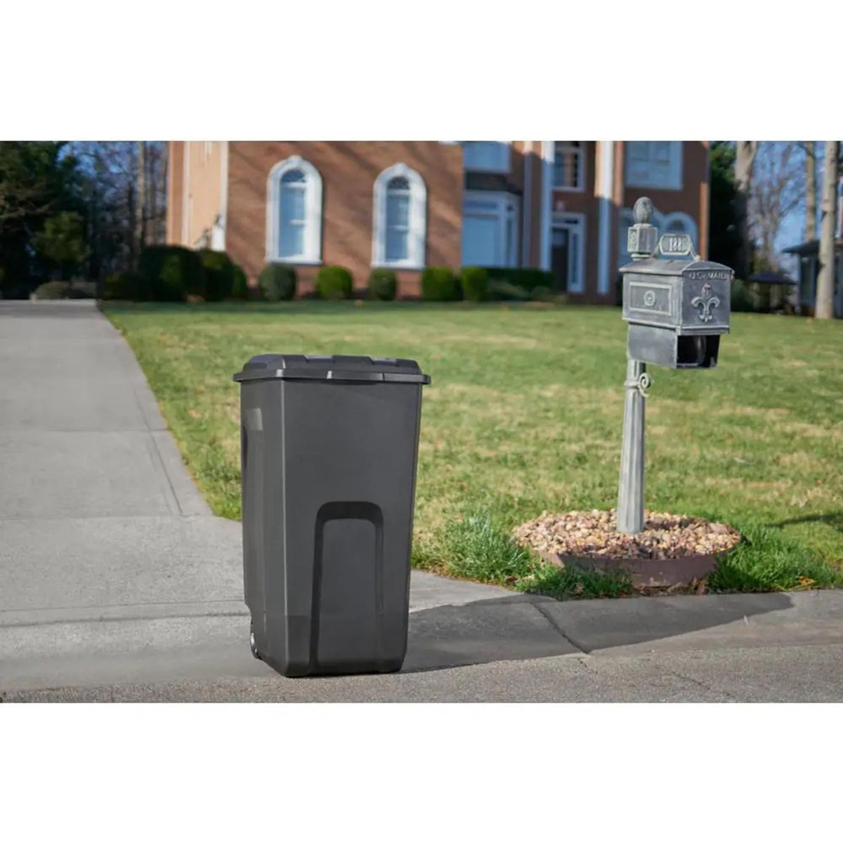 Black 45-Gallons Plastic Wheeled Trash Can with Lid W681692