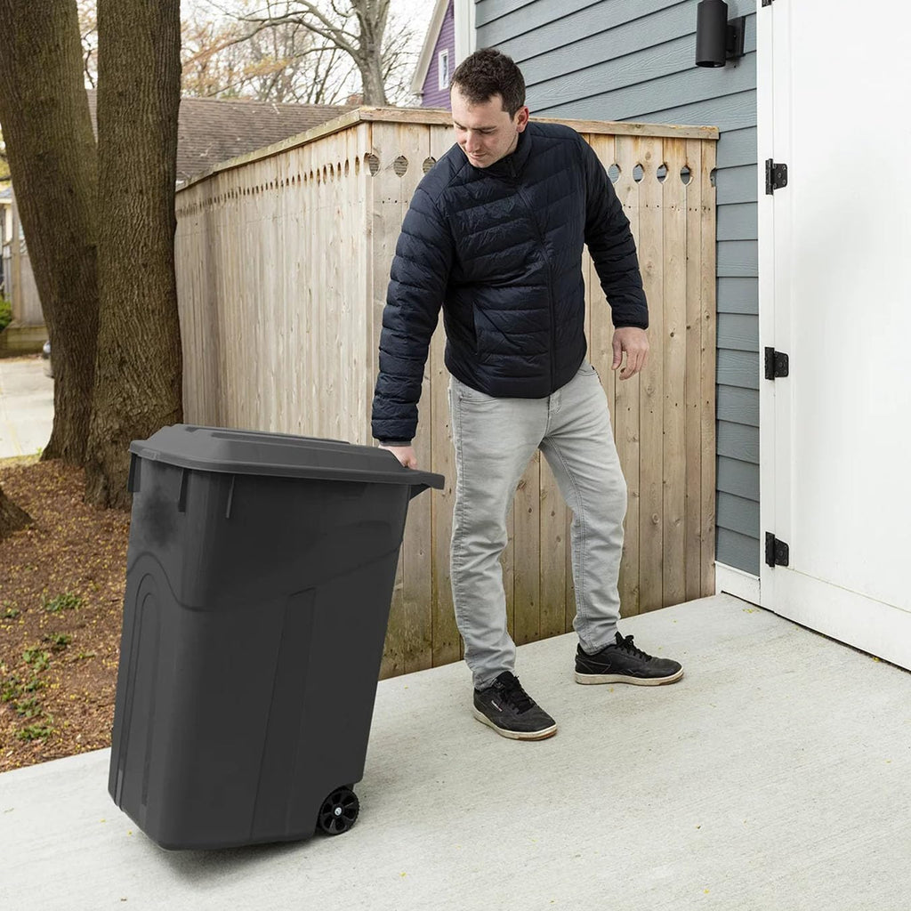 Black 45-Gallons Plastic Wheeled Trash Can with Lid W681692