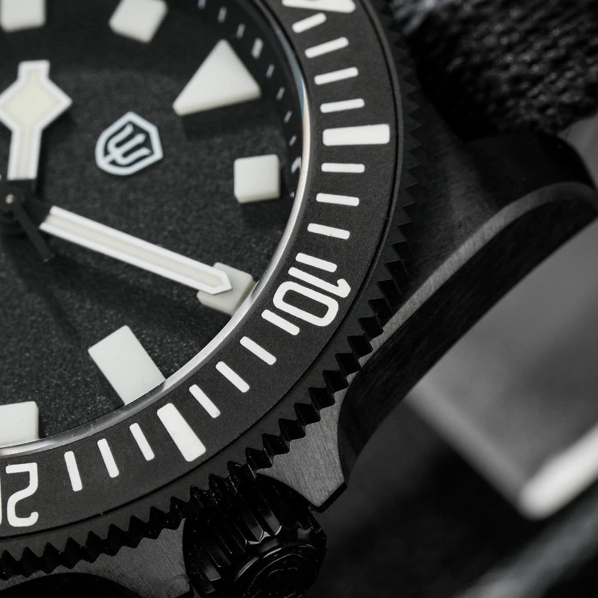 40mm Titanium Dive Watch K260897